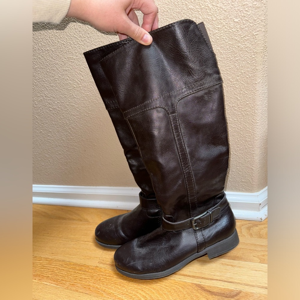 Brown boots